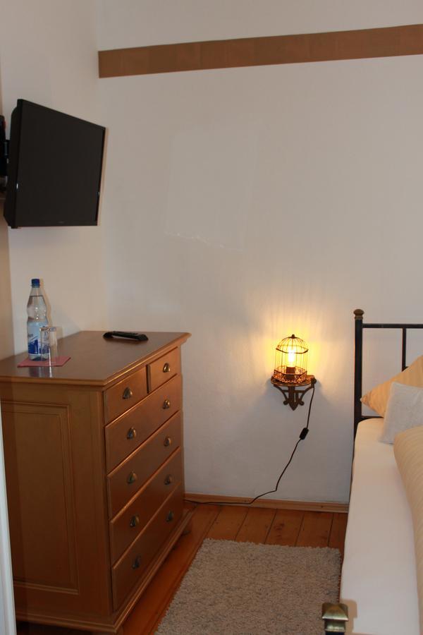 Bed and Breakfast Vivo-Vino Weisenheim am Sand Exterior foto